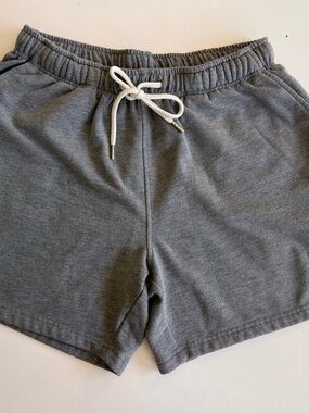 Chubbies Gray Loungewear Shorts Men’s Medium Drawstring Waist 5.5” Inseam